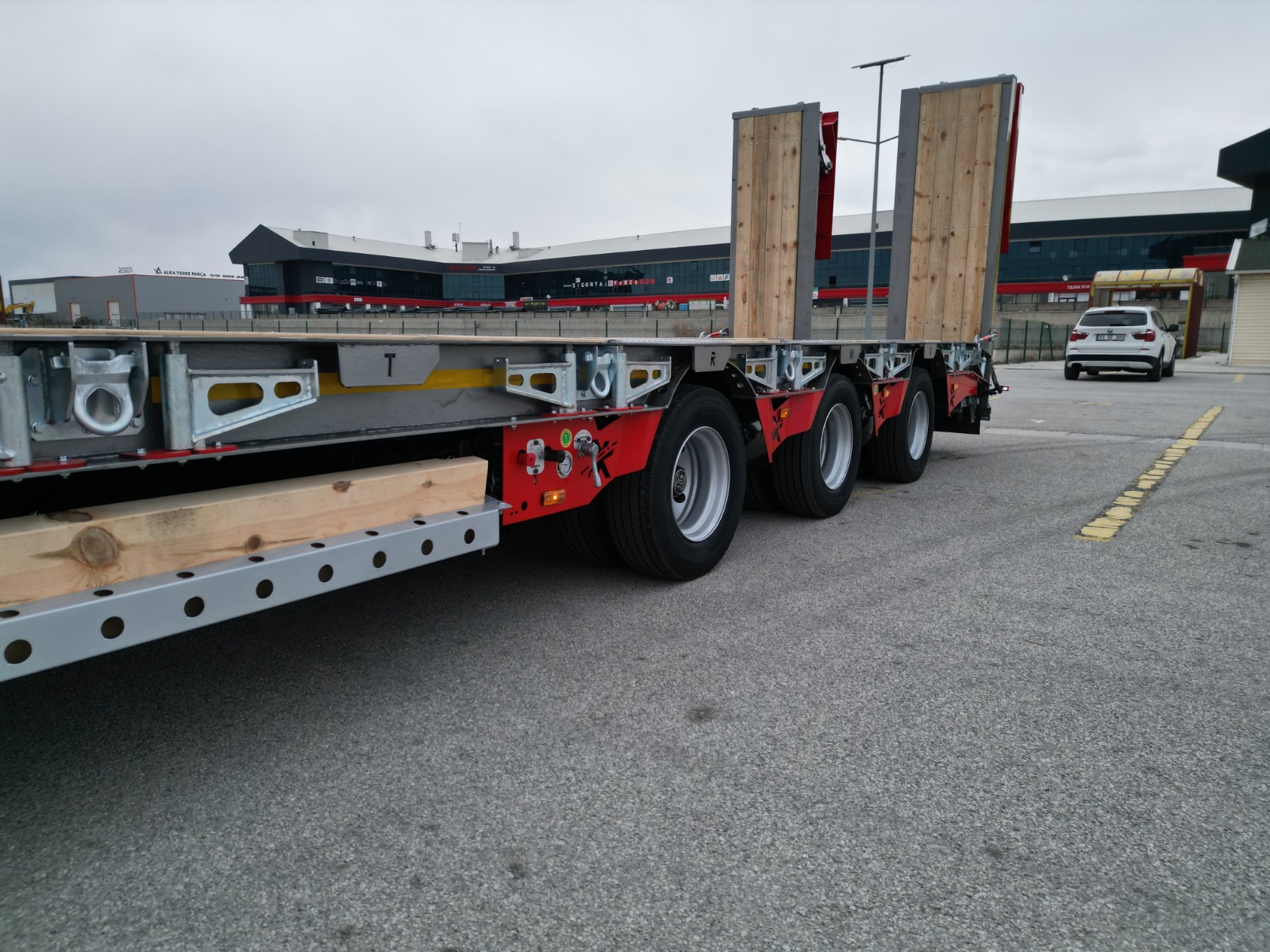 Worldwide freight services